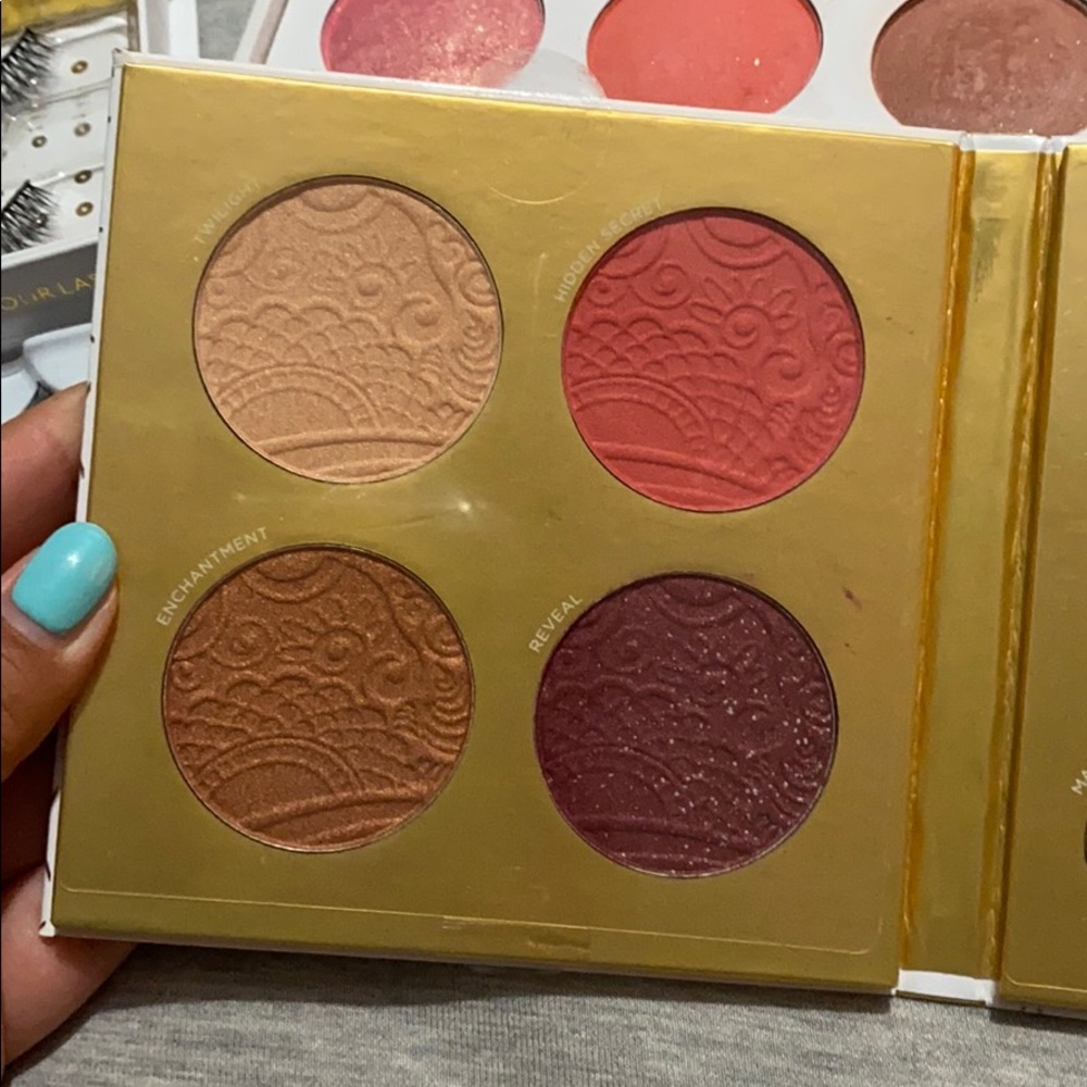 Makeup bundle - Picture 6 of 8